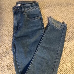 Levi’s 721 high rise skinny jean — Like new!